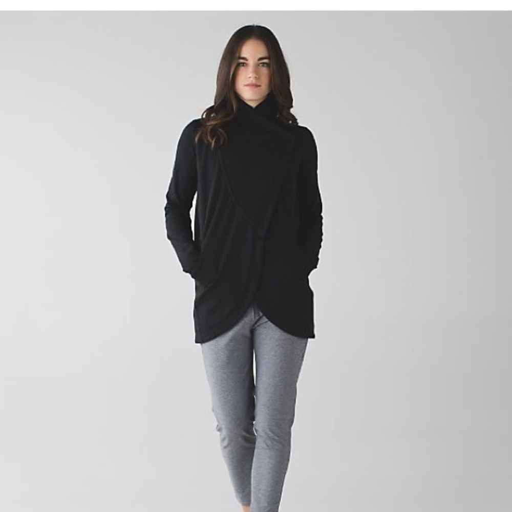 Lululemon Black Wrap